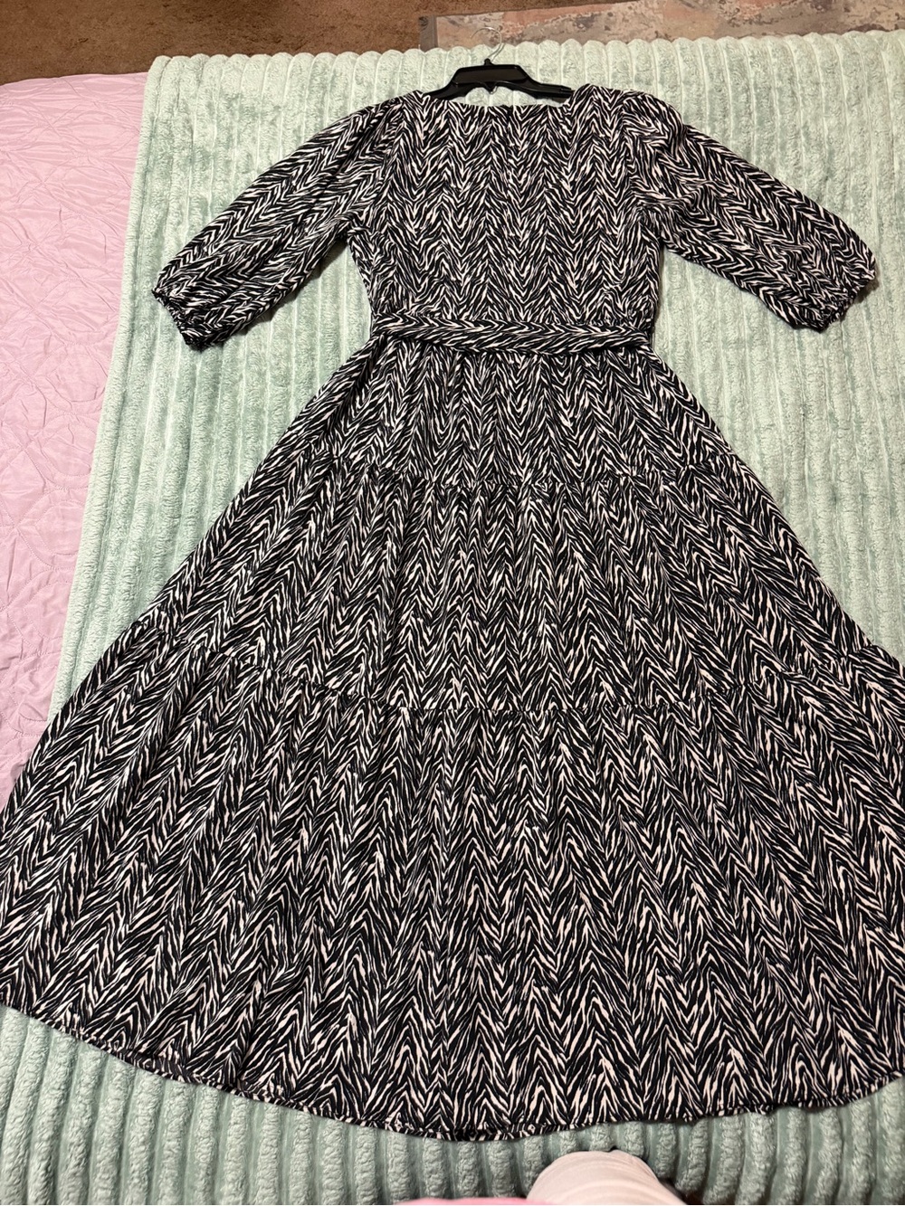 Dkny Black and White Wrap-Style Pleated Midi Dress - Picture 3 of 8